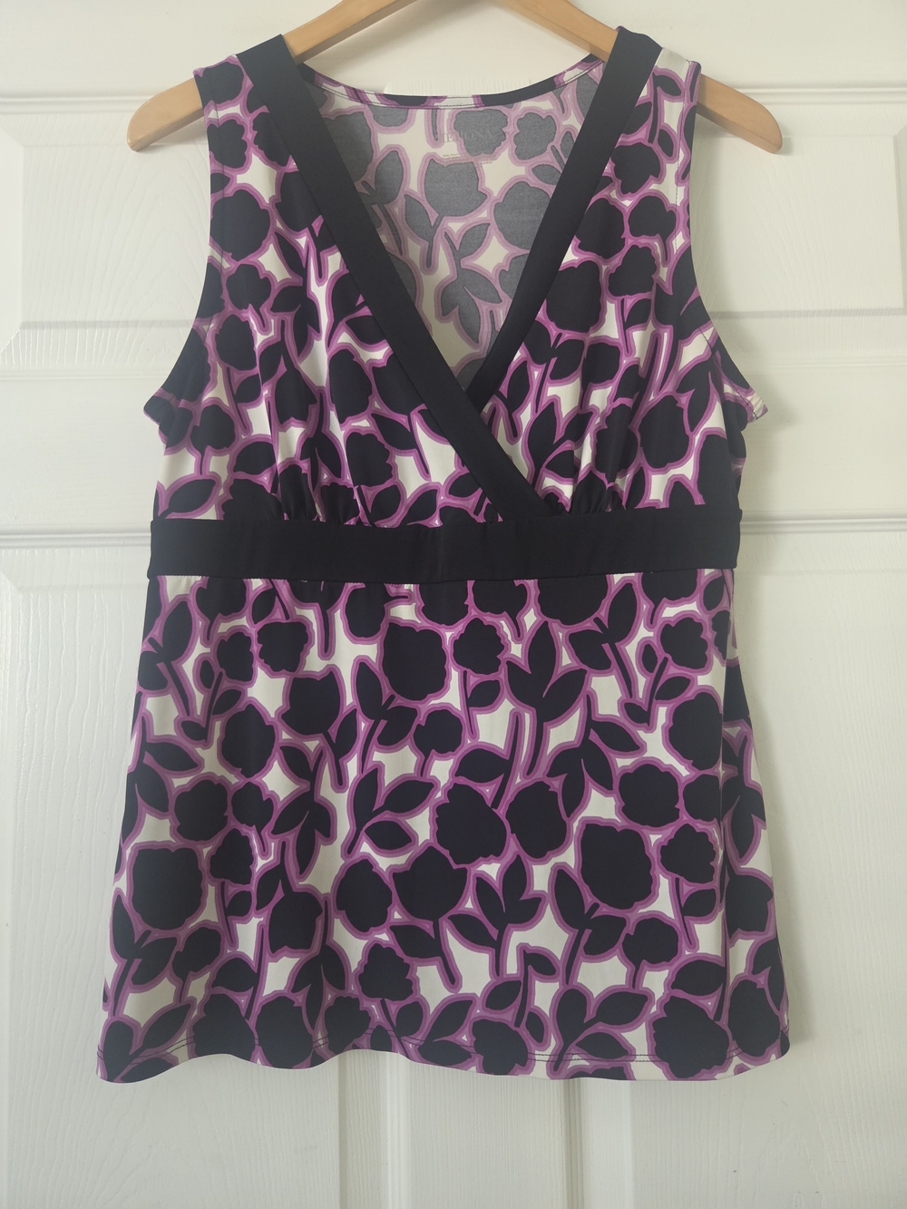 Merona Sleeveless Black & Purple Floral V-Neck Top Women's Large